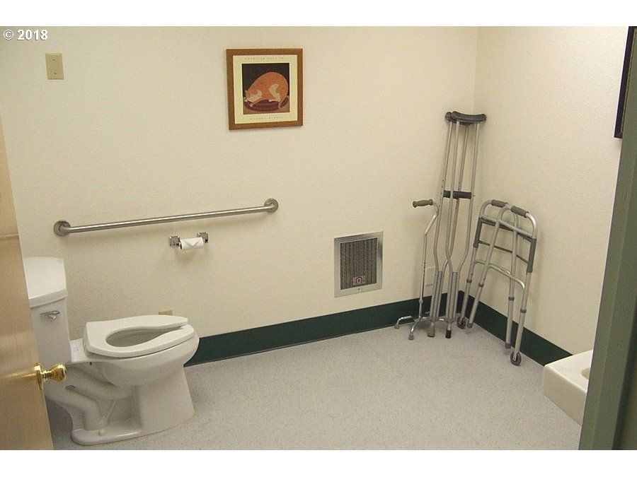 408 Alder St, Brookings, OR 97415